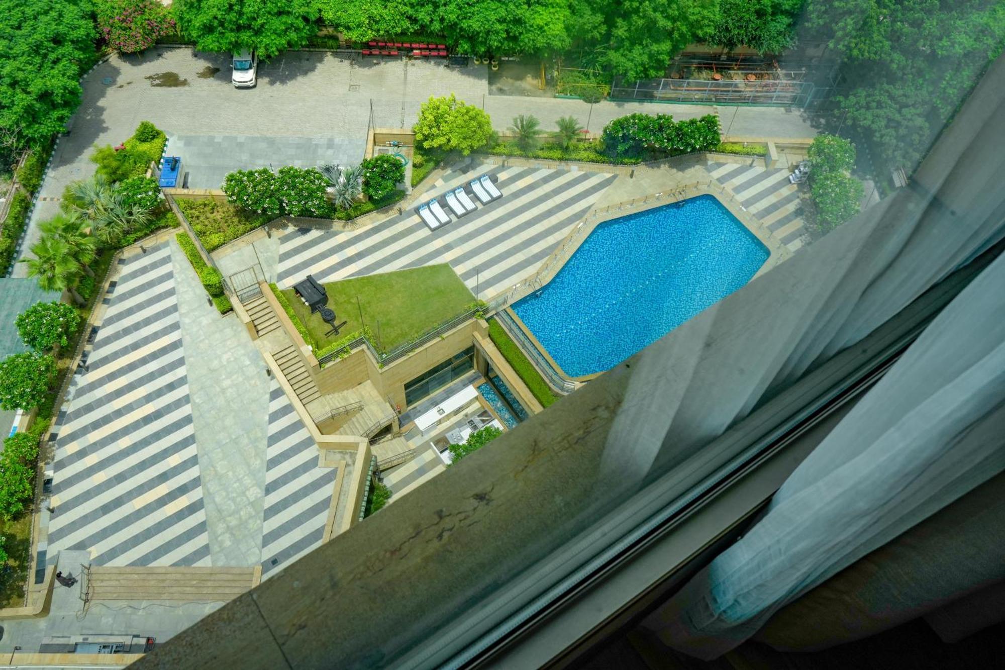 Courtyard By Marriott Gurugram Downtown Hotel Gurgaon Esterno foto